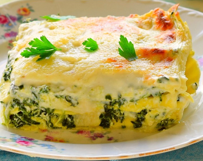 Lasagne z ricottą i szpinakiem: Przepis na kremowe i delikatne pierwsze danie wegetariańskie